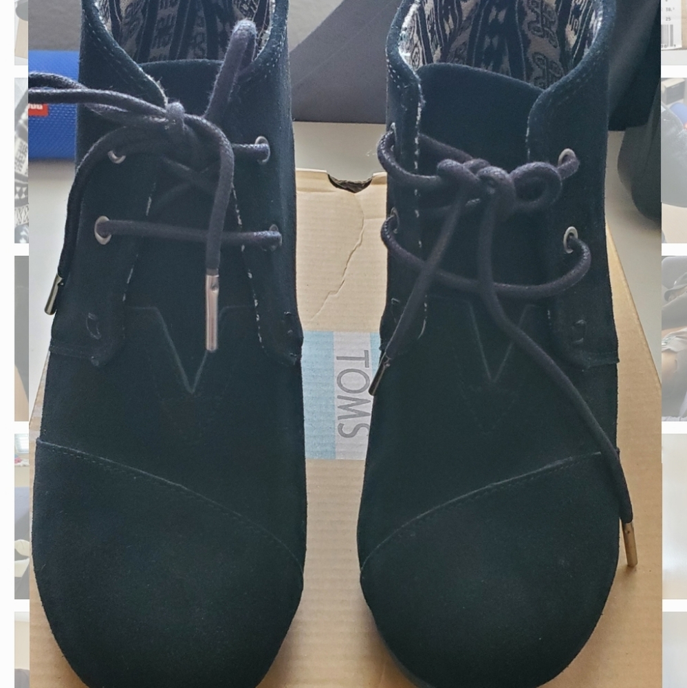 Tom's suede desert wedge